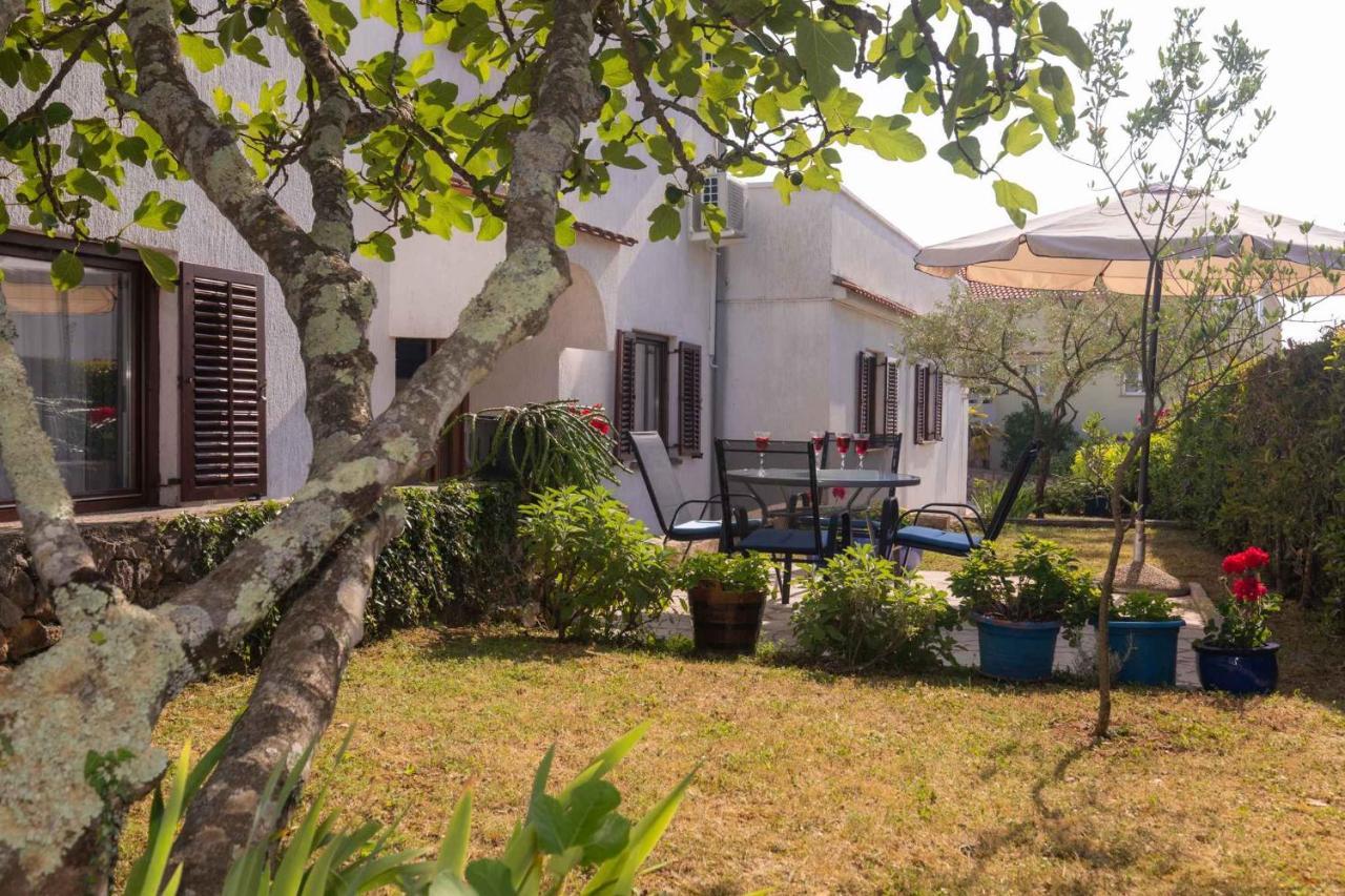 Apartments In Njivice/Insel Krk 34038 المظهر الخارجي الصورة