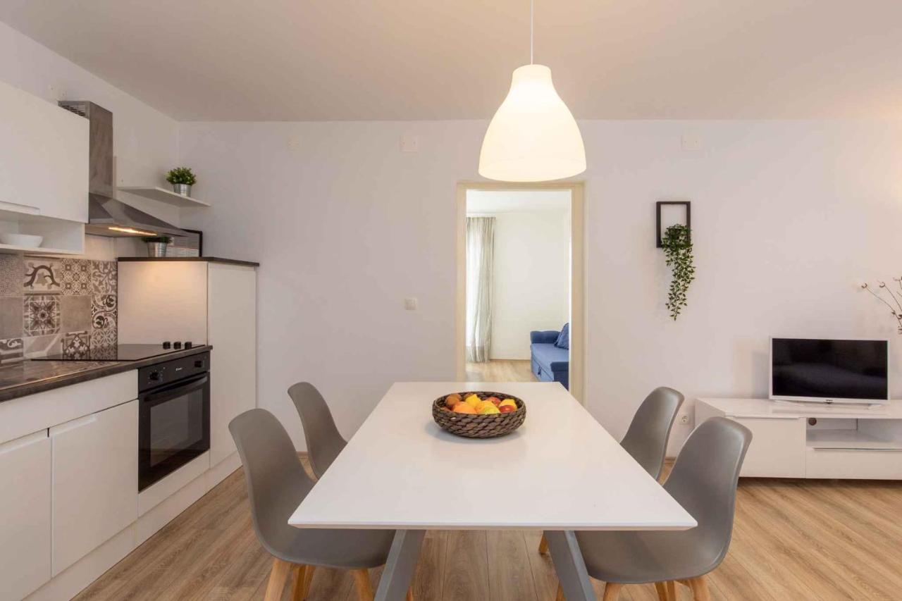 Apartments In Njivice/Insel Krk 34038 المظهر الخارجي الصورة