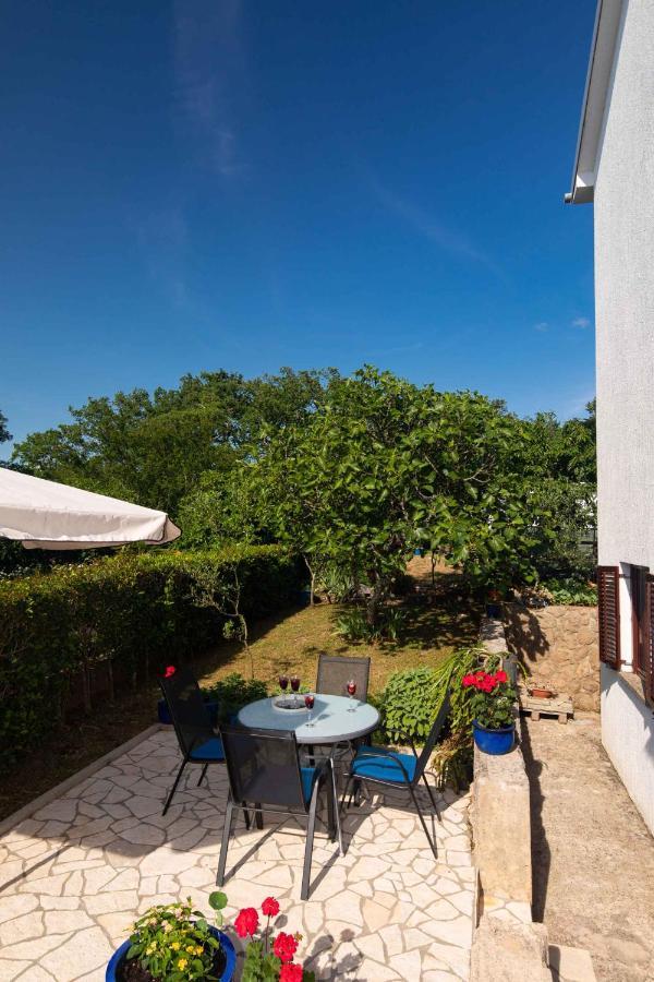 Apartments In Njivice/Insel Krk 34038 المظهر الخارجي الصورة