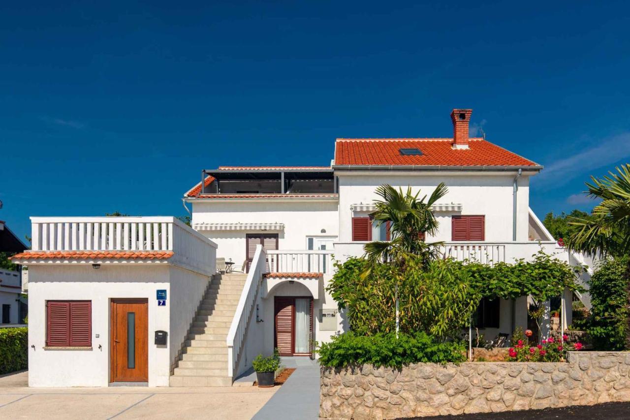 Apartments In Njivice/Insel Krk 34038 المظهر الخارجي الصورة